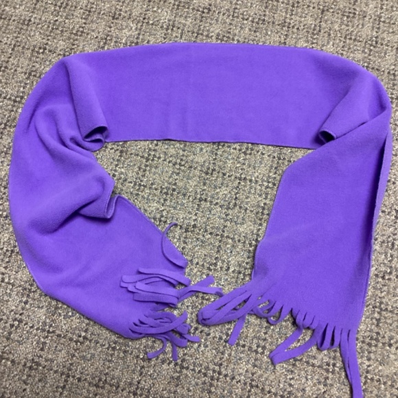 $1 Bundled * Girls Purple Grape Colored Fleece Scarf - Picture 5 of 8